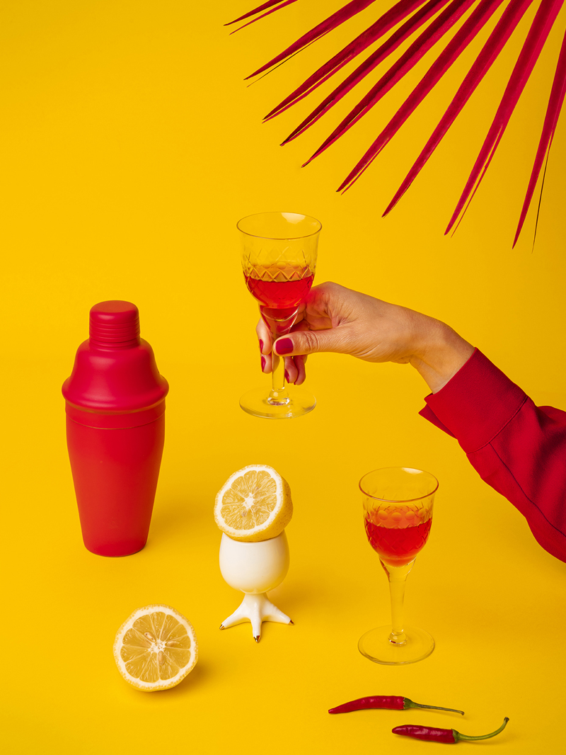 Diseño de set con los colores corporativos de la marca